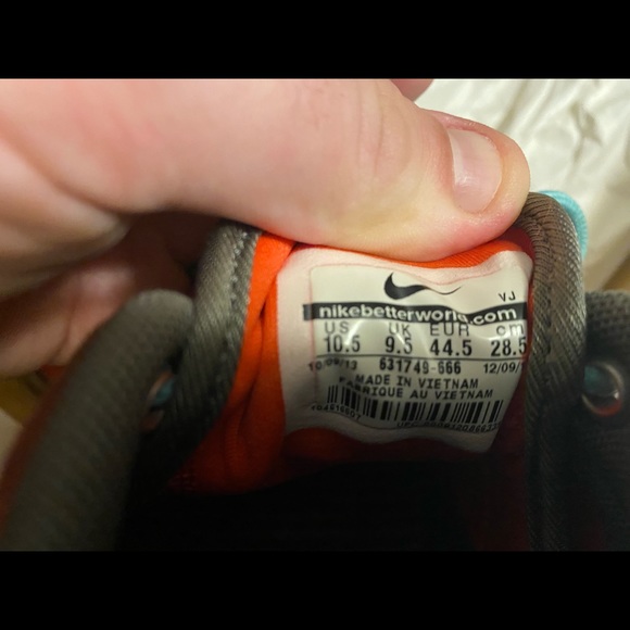 Nike Roshe Ironman Custom by Kickasso. Some small pint scuffs shown in pictures. - Picture 7 of 9